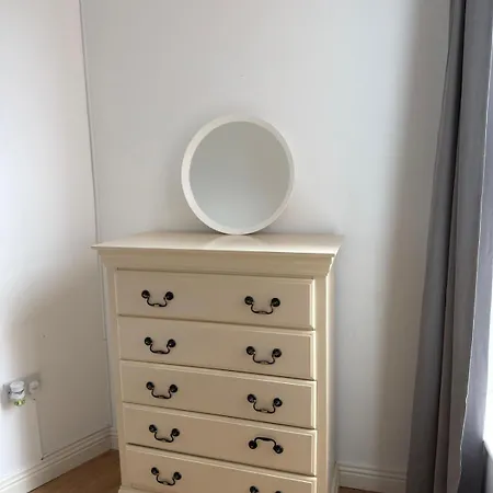 Cosy 2 Bed 1 Bath Flat In Dublin