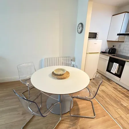 Apartment Cosy 2 Bed 1 Bath Flat In *