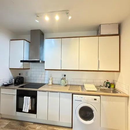 Cosy 2 Bed 1 Bath Flat In * Dublin