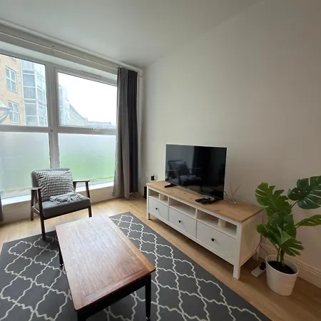Cosy 2 Bed 1 Bath Flat In