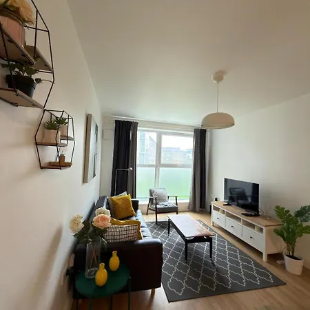 Cosy 2 Bed 1 Bath Flat In Dublin