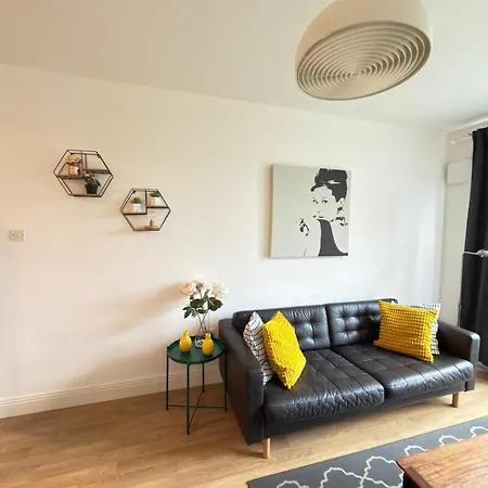 Cosy 2 Bed 1 Bath Flat In * Dublin